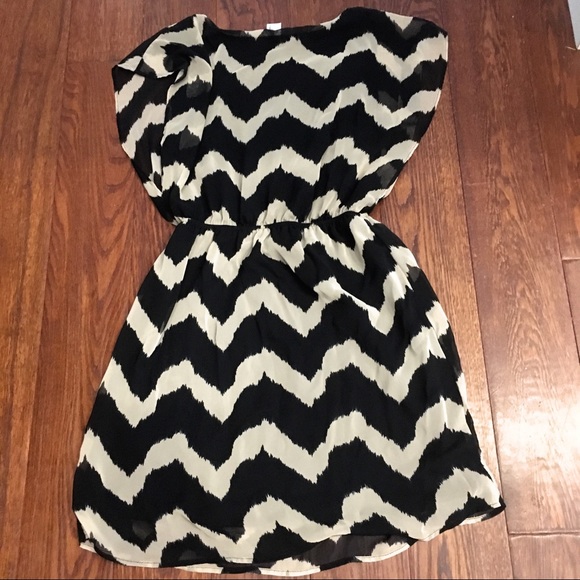 Francensa’s State of the Art Dress - Picture 4 of 6